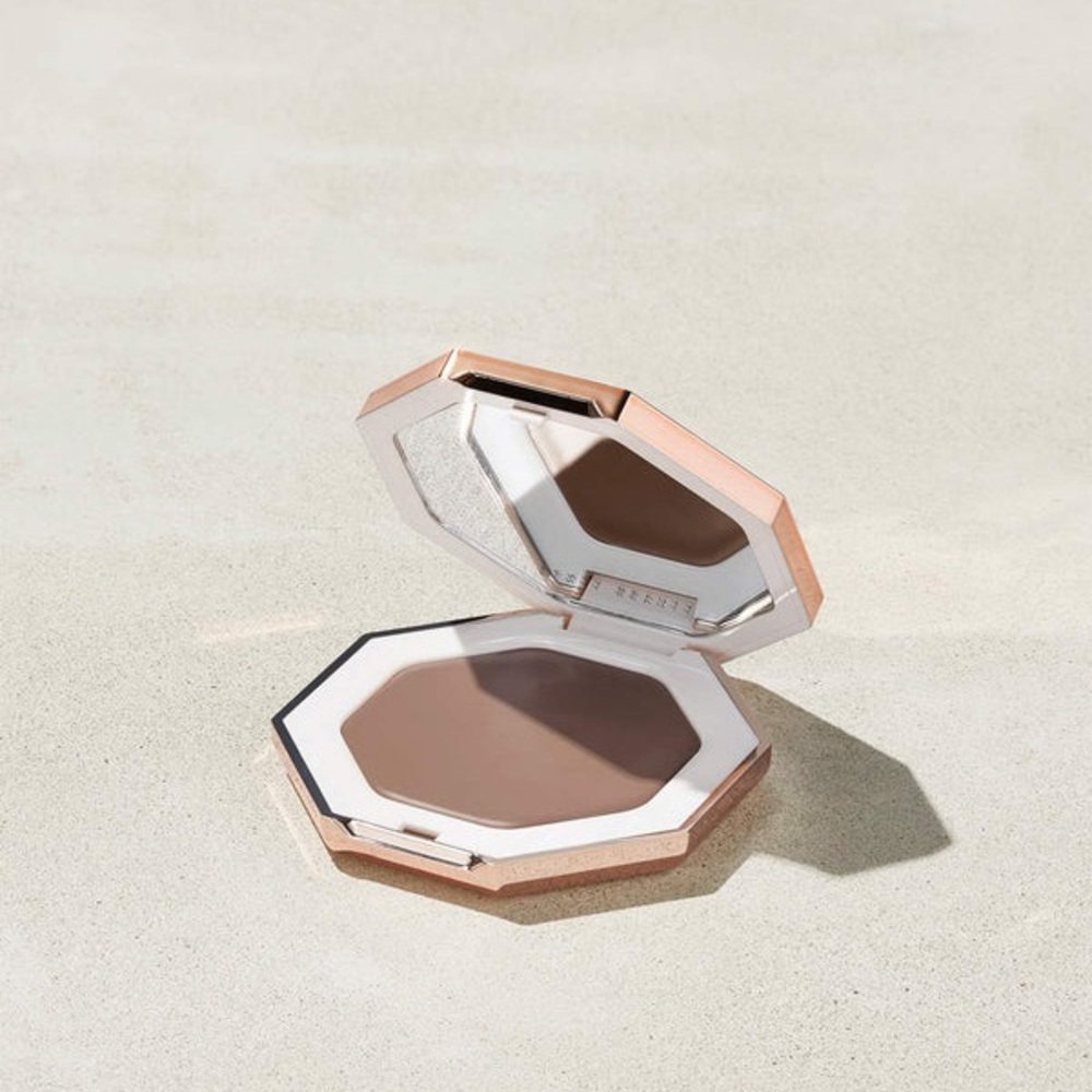 Fenty Amber Cheeks Out Cream Bronzer - Picture 2 of 7